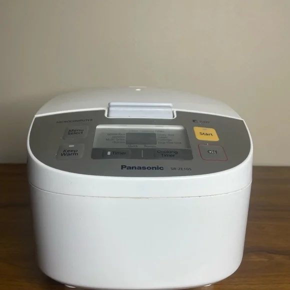 Panasonic Microcomputer SR-ZE105 Japanese Rice Cooker & Multi-Cooker Tested - Picture 2 of 9